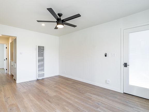 5th image of 4509 Utah St