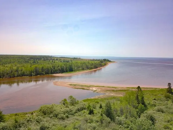 McKinnon Rd, Halifax Parish, PE C0B 1H0