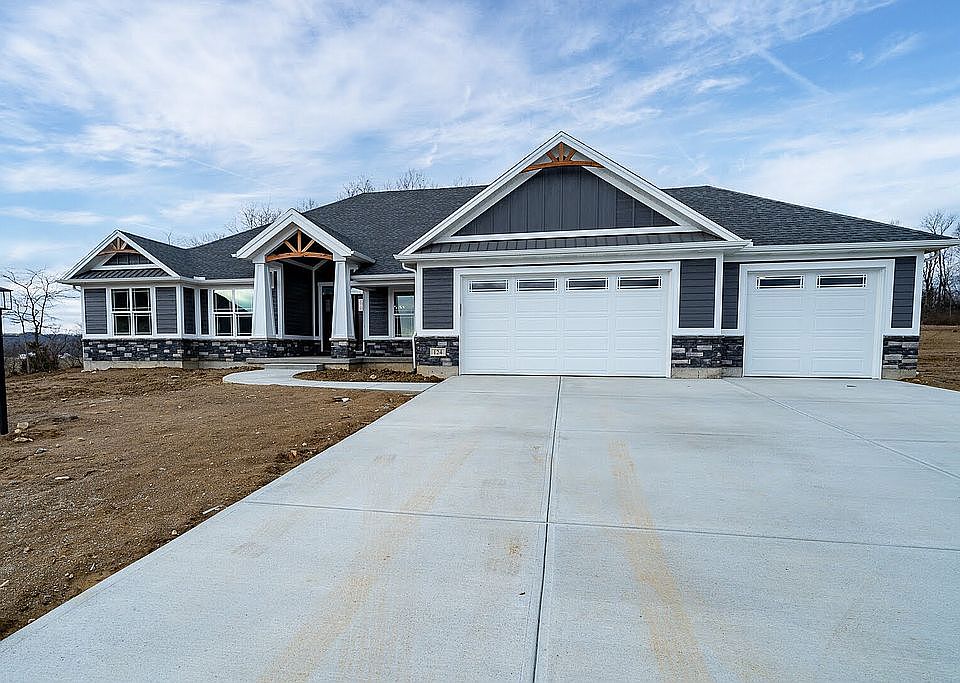 1st image of 124 Wolf Creek Ct
