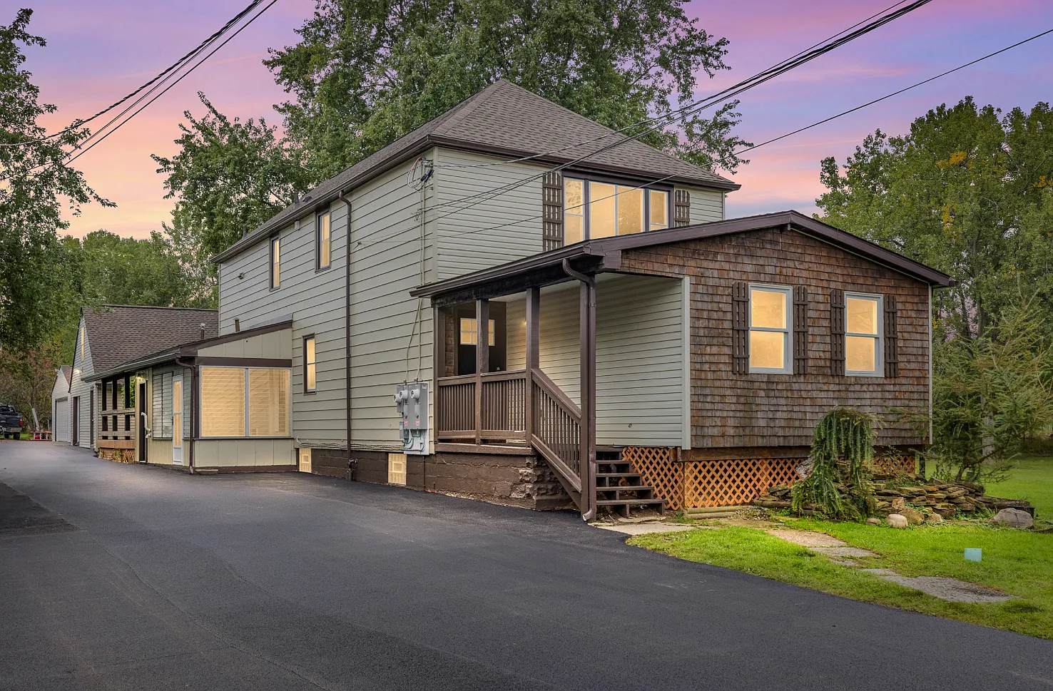 4 bed, $2,500 — Photo 1