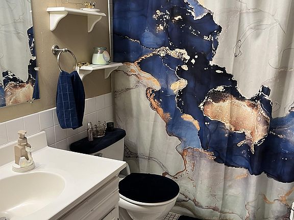 4th image of 805 Smetana Rd APT 7-1