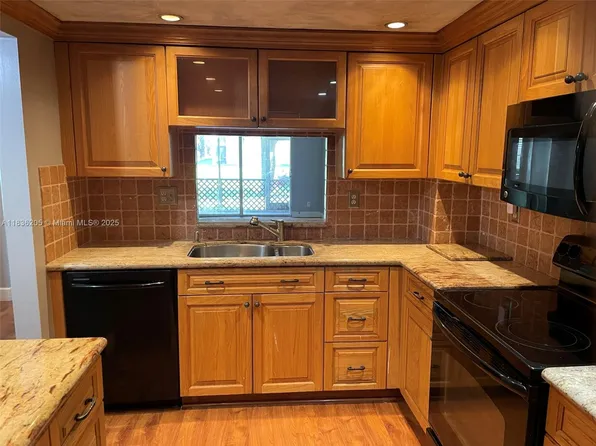 8735 Ramblewood Dr APT 114, Pompano Beach, FL 33071