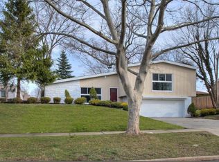 24063 Timberlane Dr, Beachwood, OH