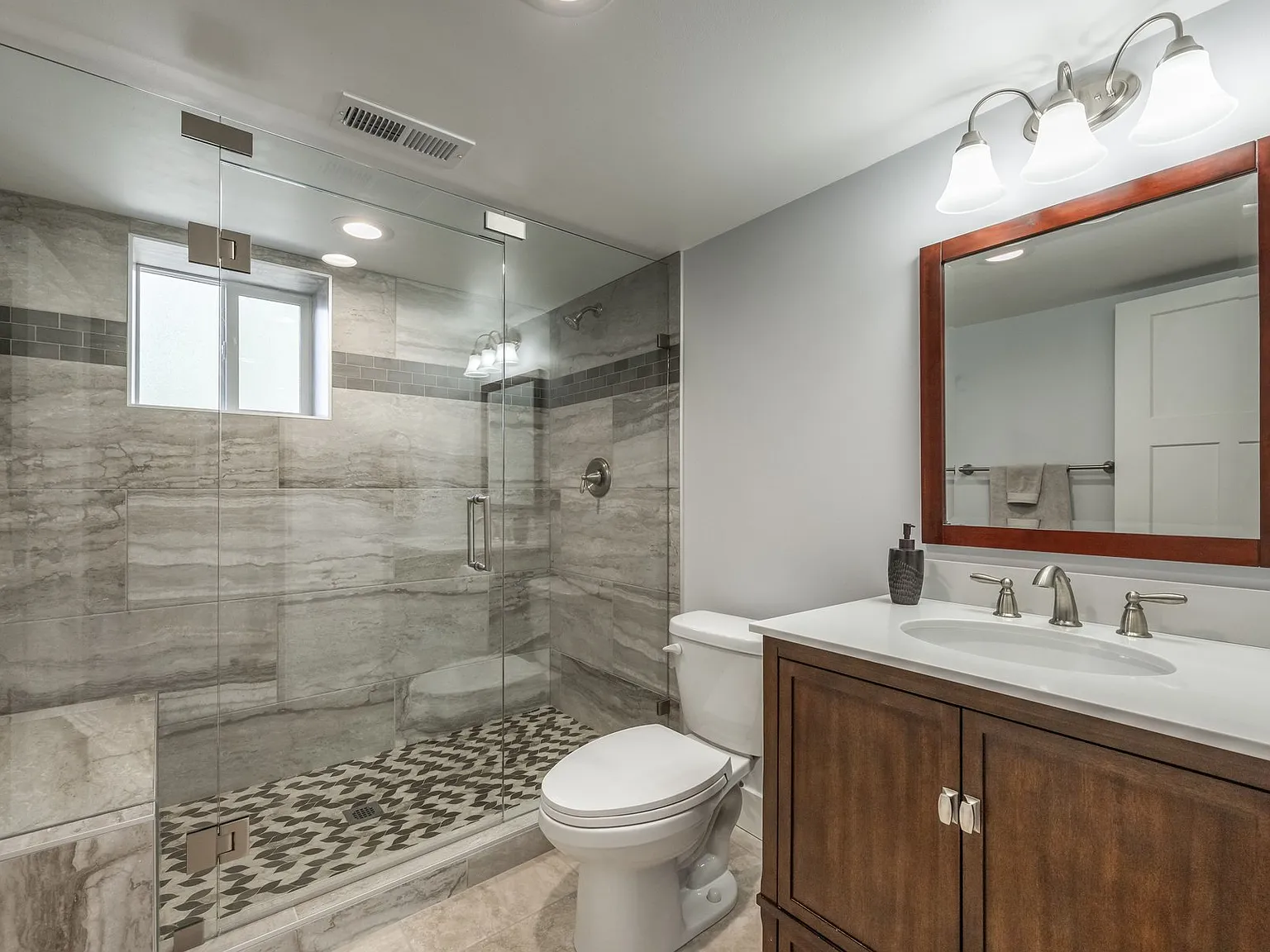 2 bed, 1000 sqft, $2,000 — Photo 4