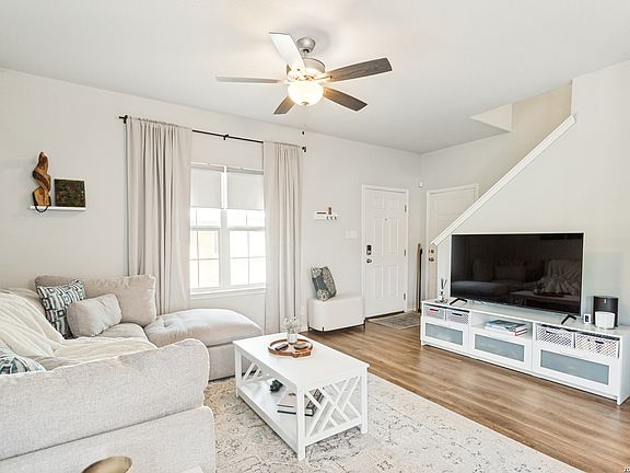 3rd image of 2021 Silver Oaks # 28D