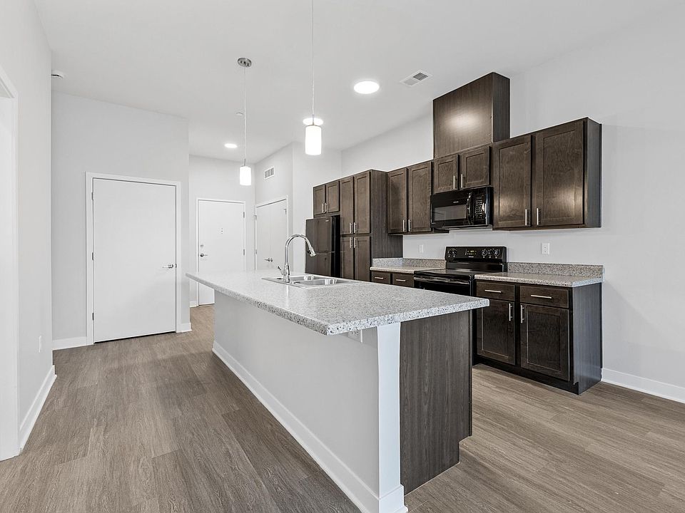 1st image of 501 4th Ave SE #2B-2Ba-892Sqft