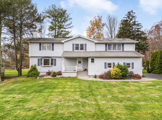 10 Lea Rd, North Branford, CT 06471