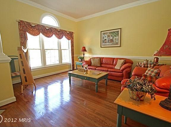 3rd image of 3931 Barcroft Mews Ct