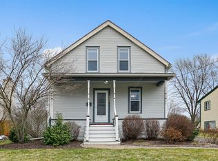 520 S 12th Ave, St Charles, IL