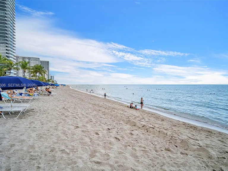 2065 S Ocean Dr #Townhouse 1 — Photo 5
