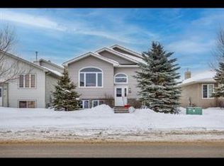 322 W Plamondon Dr, Wood Buffalo, AB T9K 0B2