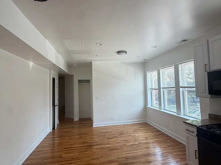 3851 W Ainslie St #1 — Photo 5