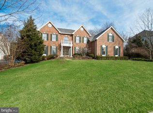 10500 Dunn Meadow Rd, Vienna, VA 22182