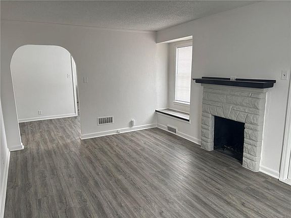 5th image of 609 NE 42nd St