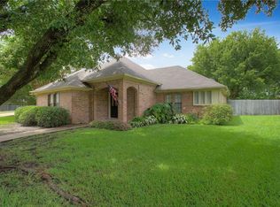 10400 Briarwood Cir, Greenville, TX 75402