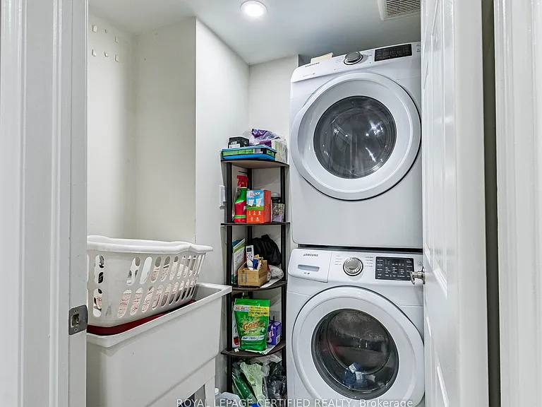 581 Allport Gate — Photo 7
