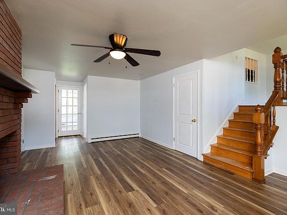 4th image of 2127 Barr Rd