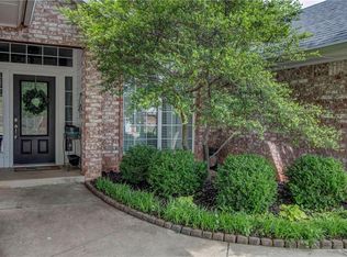 604 Colony Dr, Edmond, OK 73003