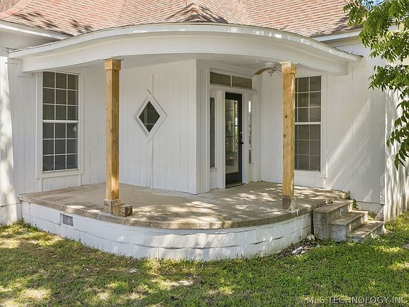 2nd image of 302 S 10th Ave