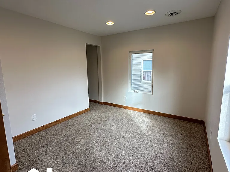 903 N 2nd St — Photo 3