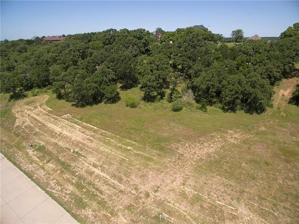 1st image of 2311 Oak Bluff Dr