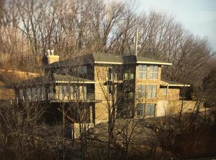 300 Lovers Leap Rd, Hannibal, MO 63401