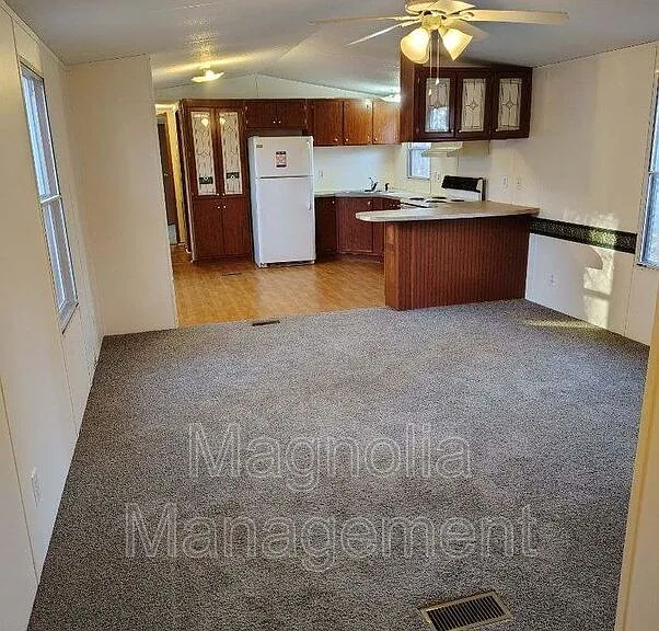 441 Hunter Rd — Photo 2