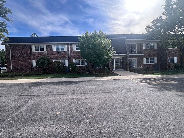 1st image of 2427 Ogden Ave APT 3