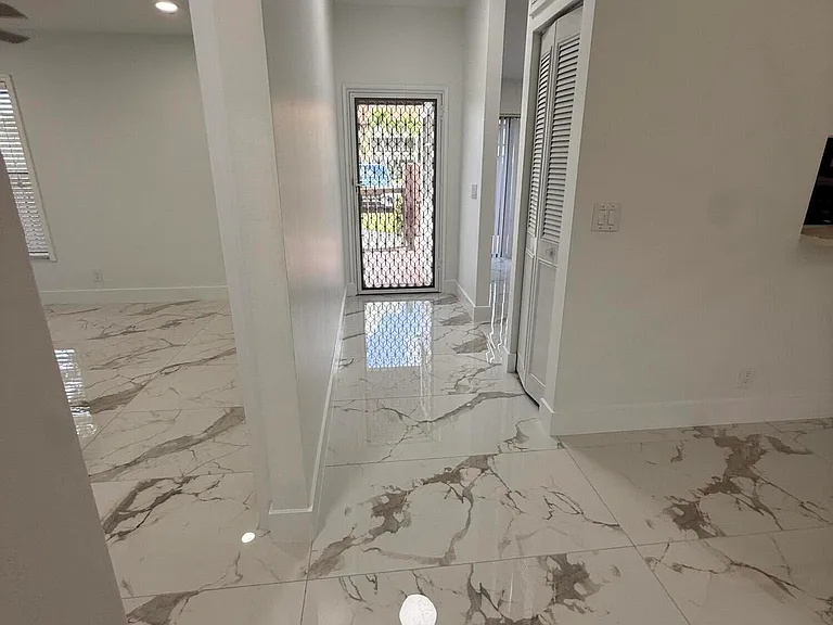 817 Sky Pine Way #H — Photo 6