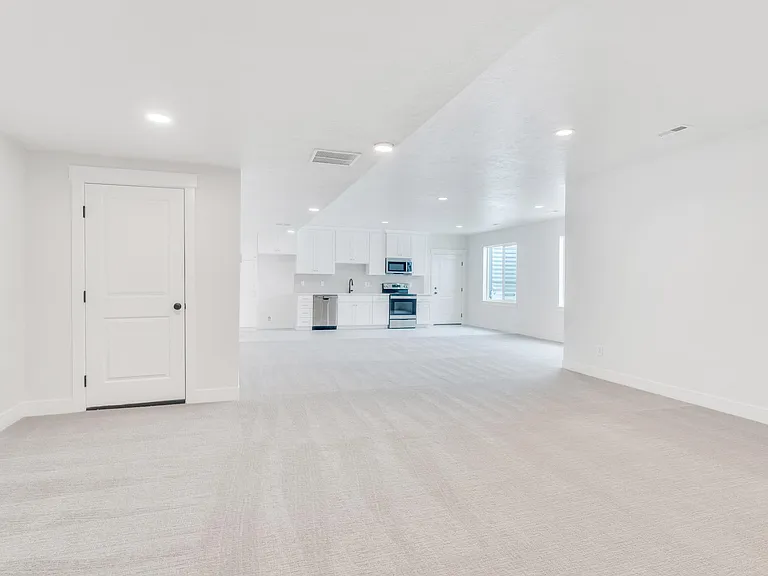 672 W Herald Dr — Photo 29