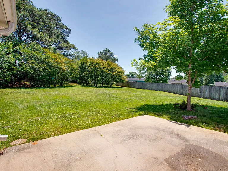 238 Barberry Ln — Photo 18