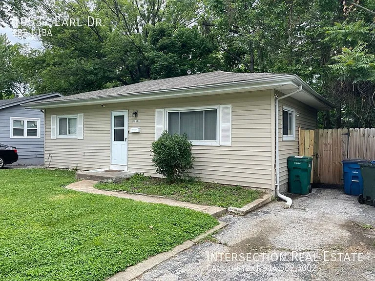 10537 Earl Dr — Photo 2
