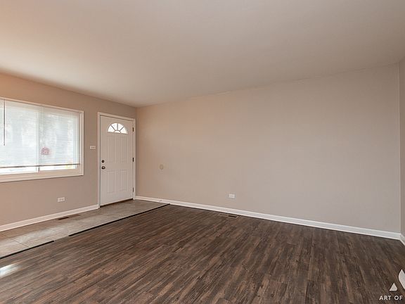 5th image of 1216 Balmoral Ave