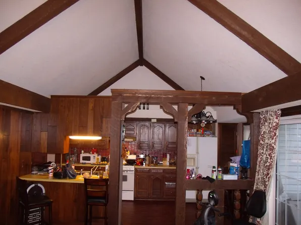 6608 E 124th St, Grandview, MO 64030