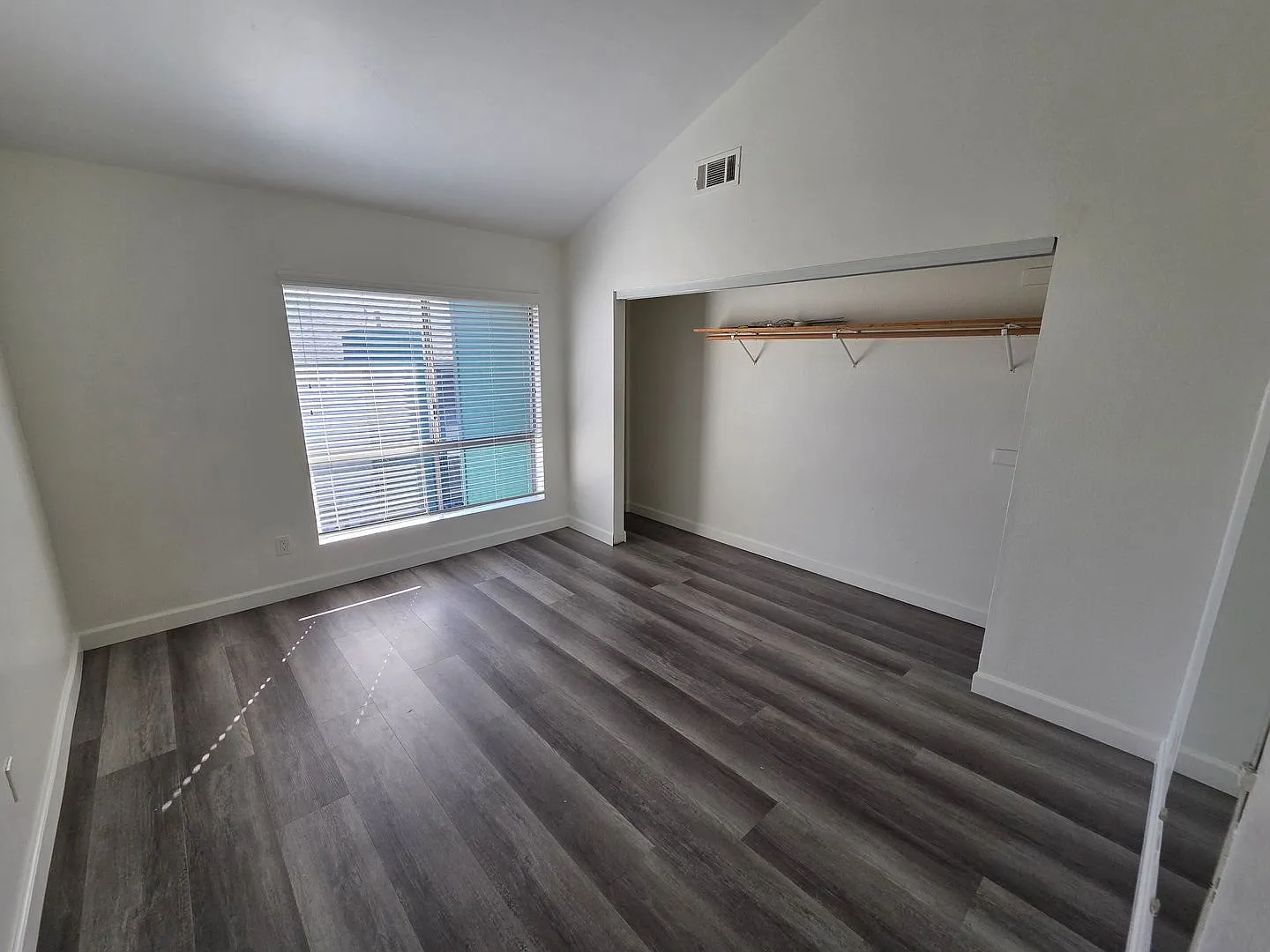 Excellent Los Olivos Condo For Lease — Photo 2