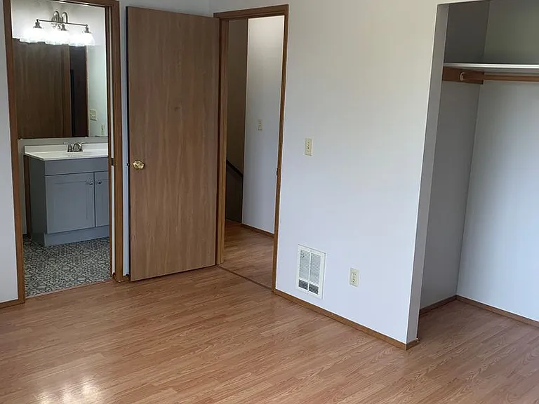 1160 Main St #A — Photo 12