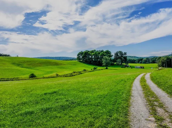 0 Greenbriar Ln, Chalk Hill, PA 15421