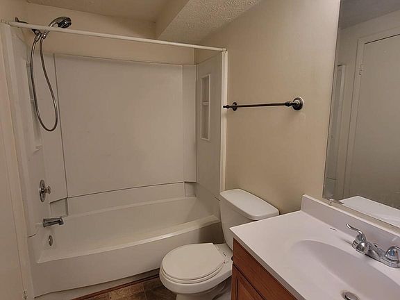 4th image of 4400 Groombridge Way