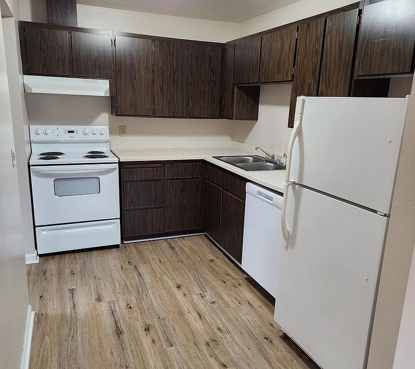1st image of 402 N G St APT 18
