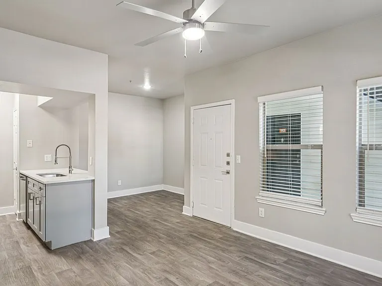 Larkin Apartment Homes — Photo 100