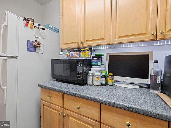5th image of 4201 Cathedral Ave NW APT 612E