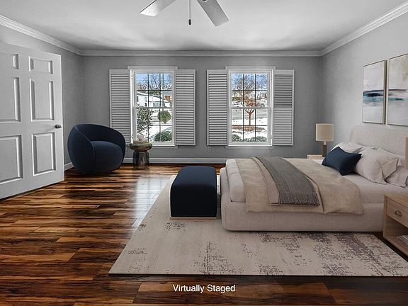 5th image of 137 Westhampton Ave