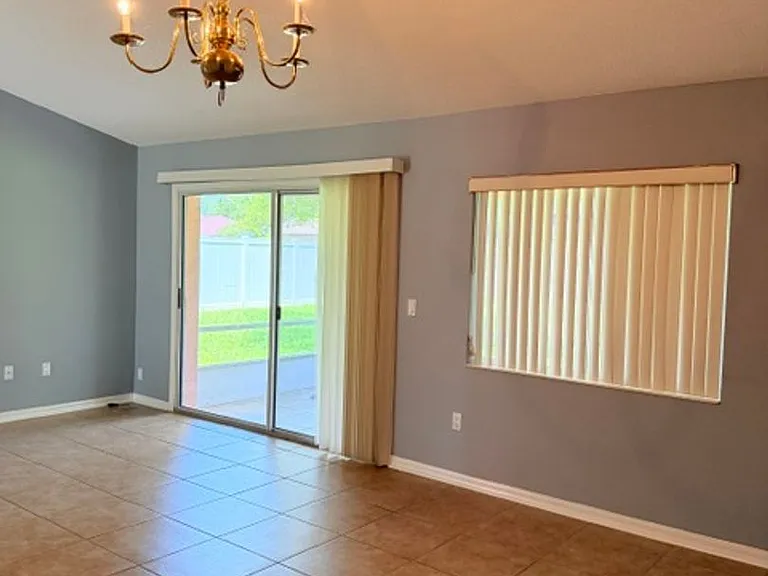 20 Palm Ln — Photo 6