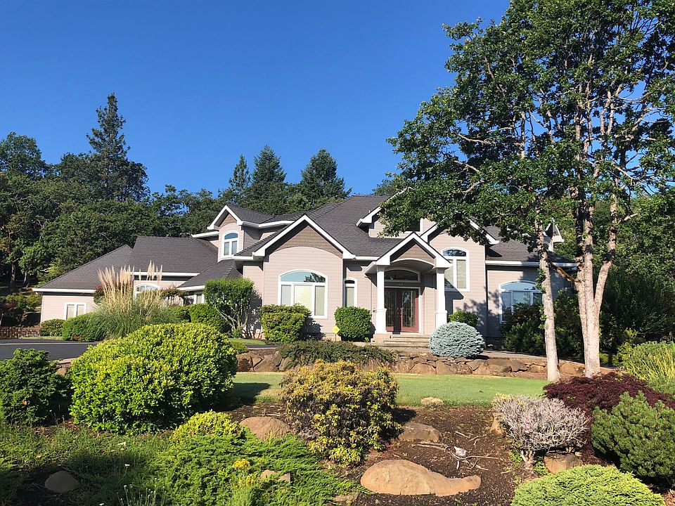 1st image of 560 Coachman Dr