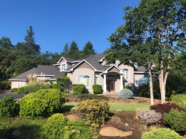 560 Coachman Dr, Jacksonville, OR 97530