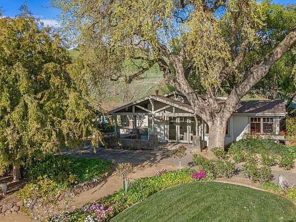 5th image of 2285 McDonald Ln