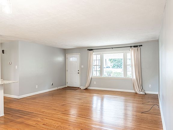 4th image of 160 W Delaware Ave