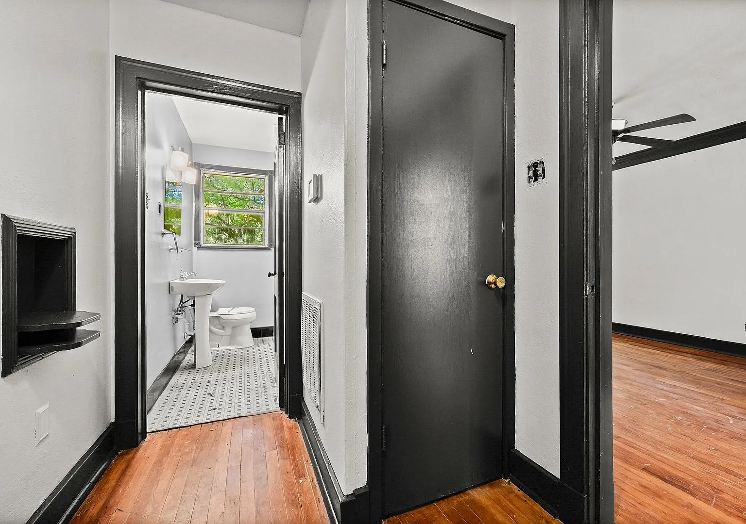 Great location in the Heart of Mid City! — Photo 2