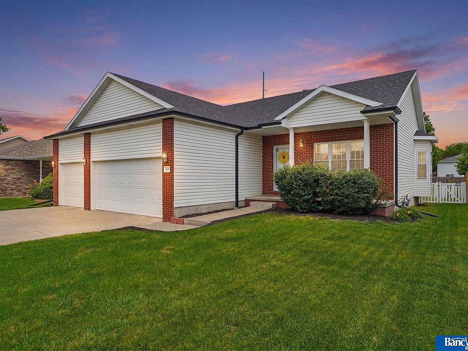 1st image of 1620 Vavrina Ln