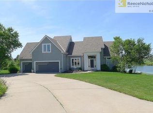 10110 Lake View Cir, Liberty, MO 64068